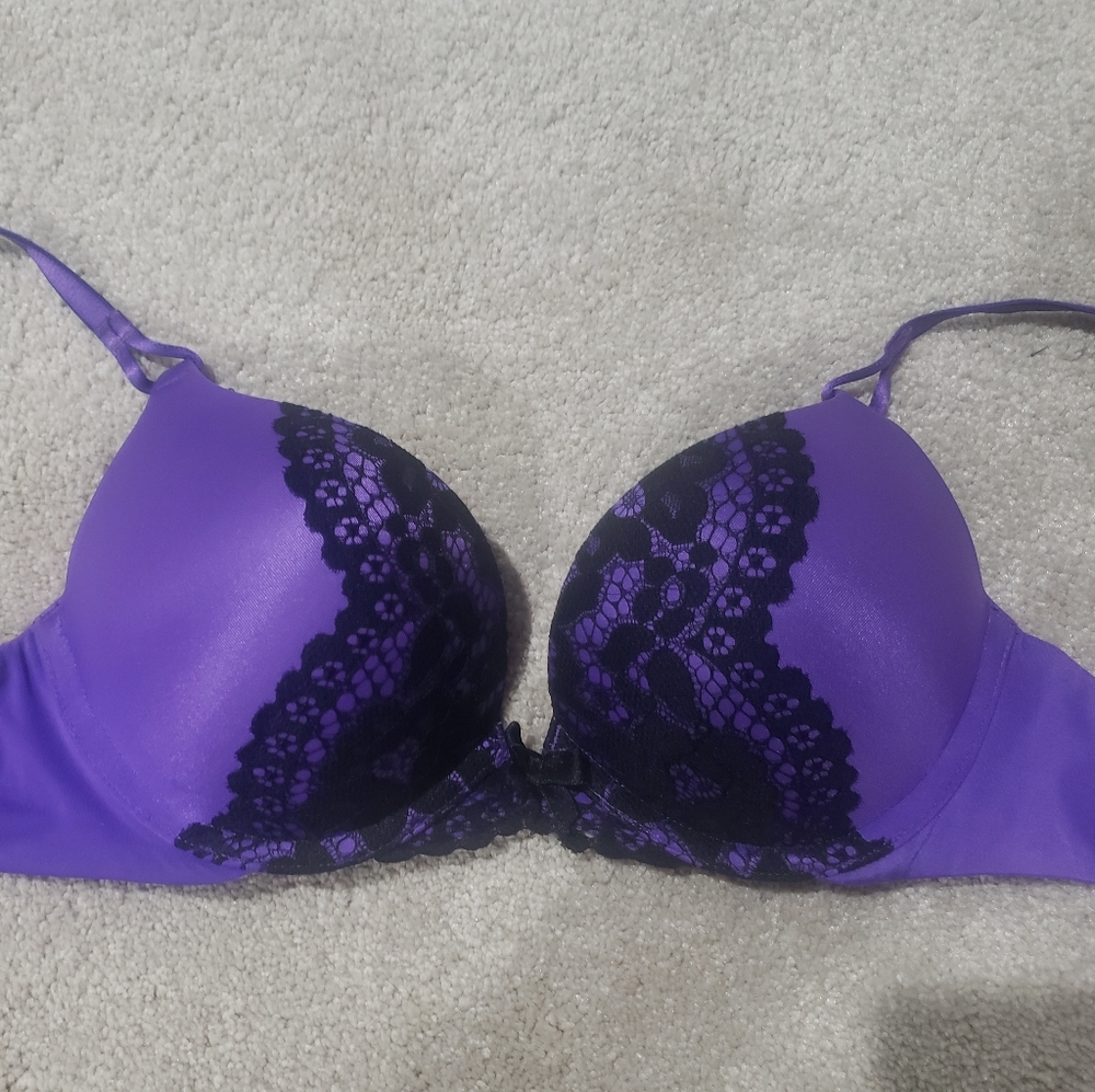 Victoria secret bras - Picture 2 of 4
